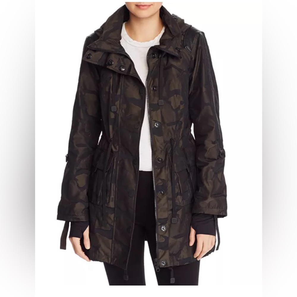 Blanc Noir Explorer Camo Jacquard Anorak